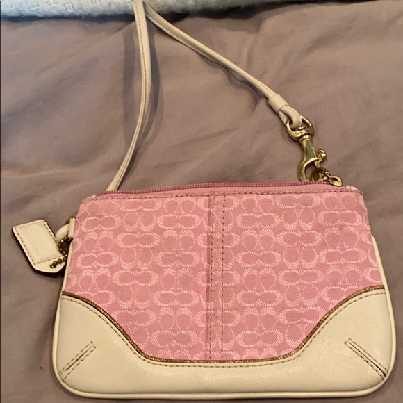Coach Handbags - Coach Wristlet